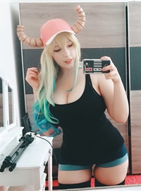 Piadn-lucoa takes a selfie(23)